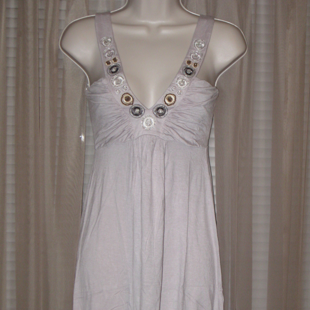DATING Embroidered V-Neck Sleeveless Gray Dress